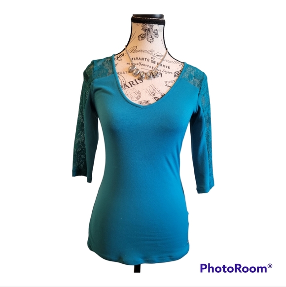 Guess Long Sleeve Lace Top - Picture 3 of 10